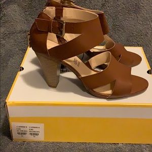 Liz Claiborne brown dressy sandals size 9w